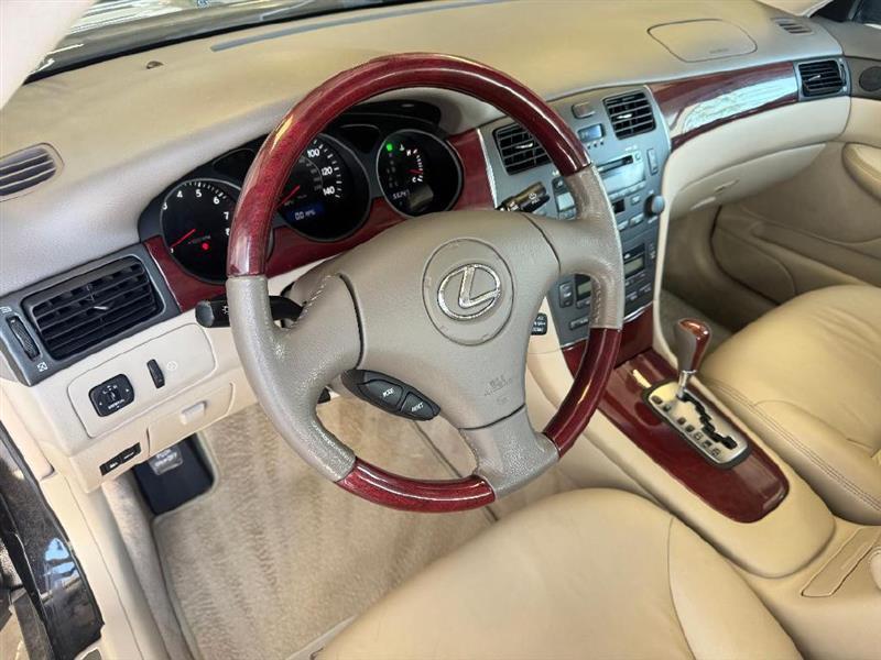 Lexus ES 300 Sedan 2002