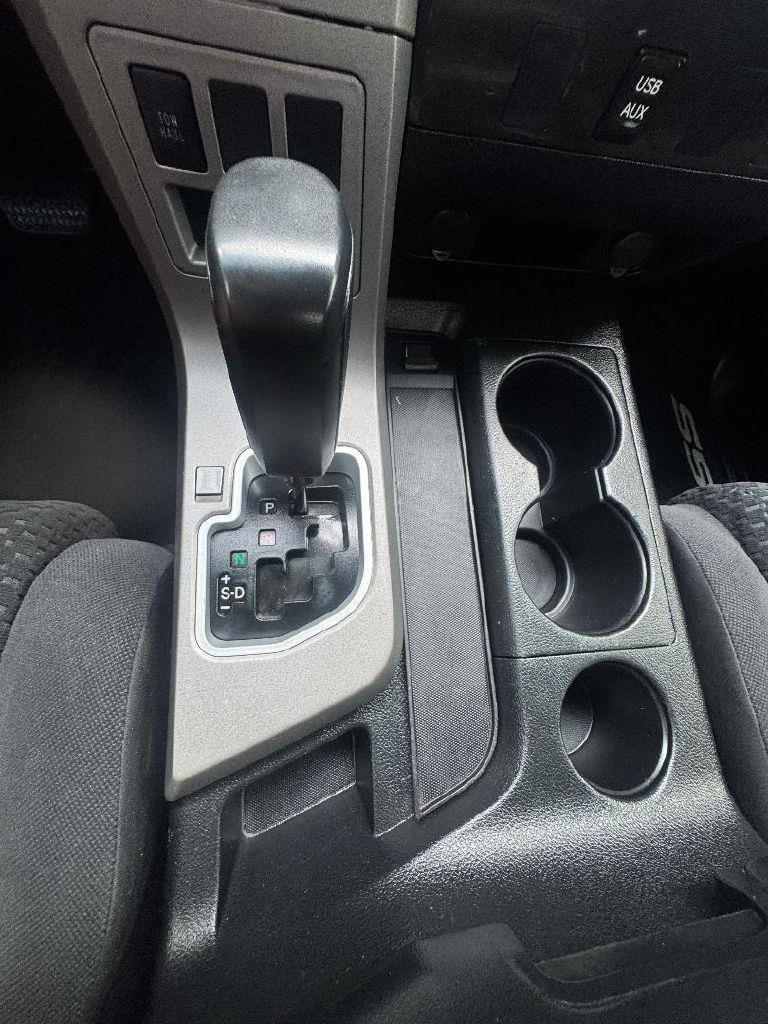 Toyota Tundra Tundra-Grade 5.7L Double Cab 2WD 2013
