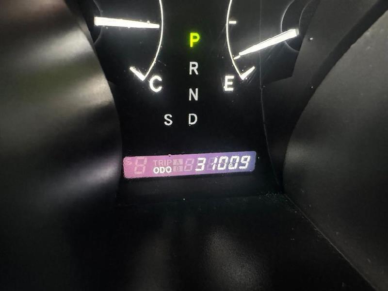 Toyota Highlander SE FWD V6 2010