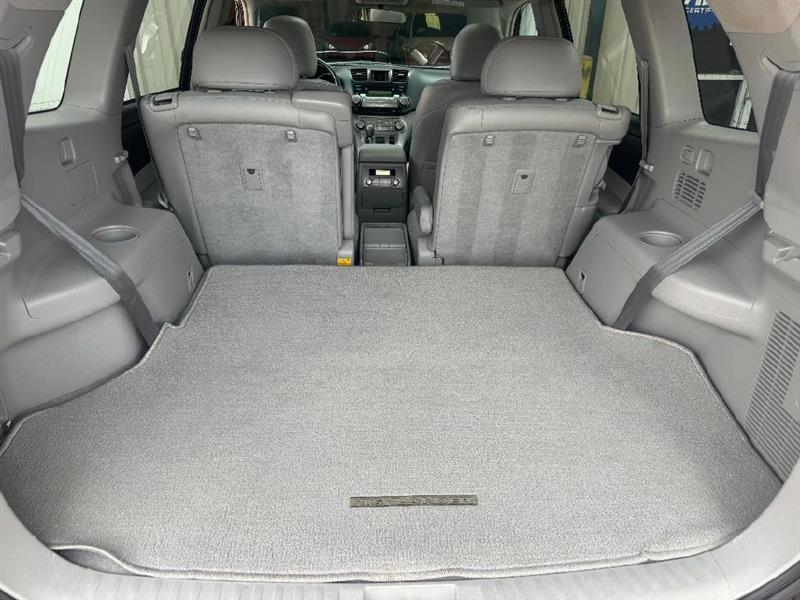 Toyota Highlander SE FWD V6 2010