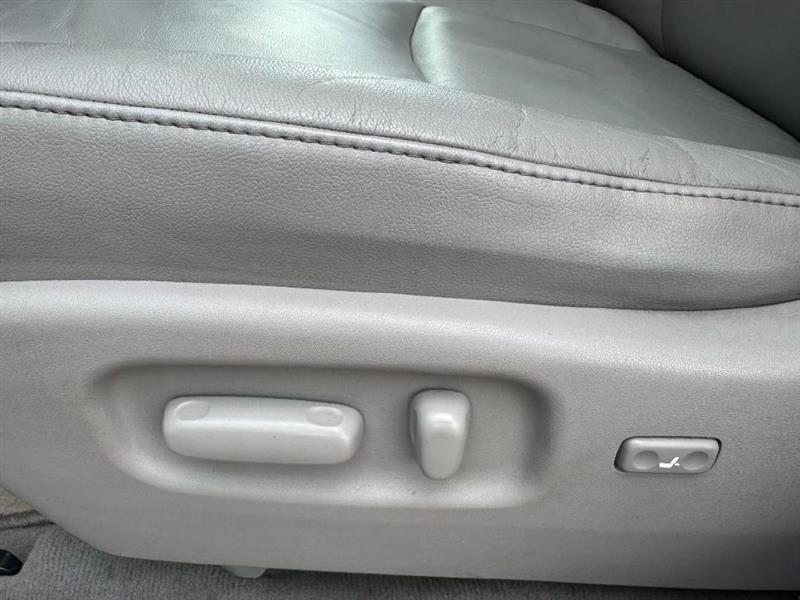 Toyota Highlander SE FWD V6 2010