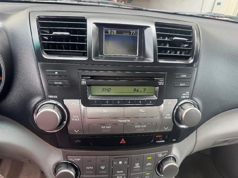 Toyota Highlander SE FWD V6 2010