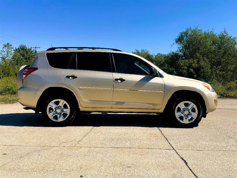 Toyota RAV4 Base I4 2WD 2009