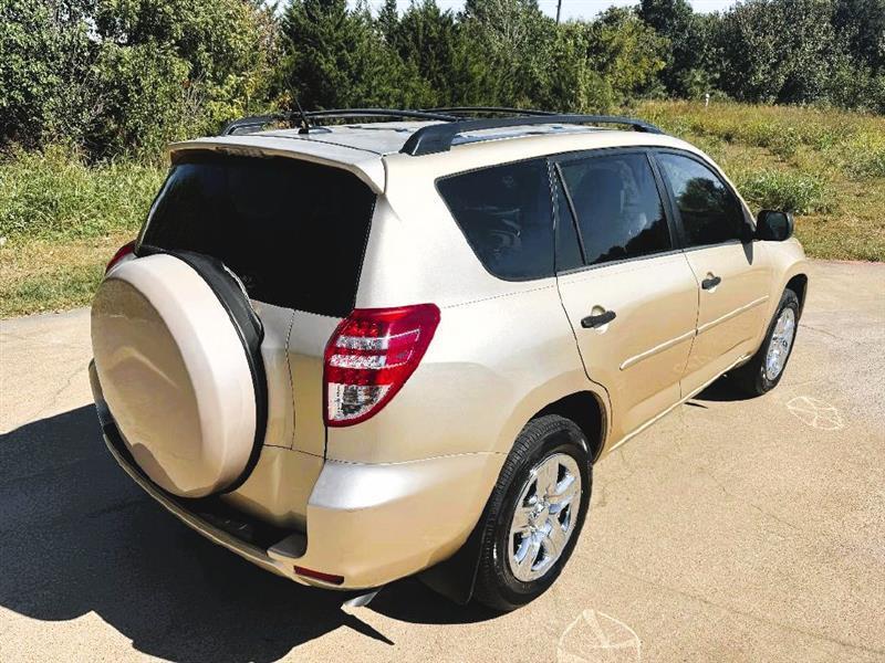 Toyota RAV4 Base I4 2WD 2009