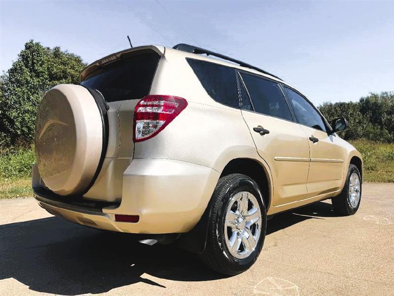 Toyota RAV4 Base I4 2WD 2009