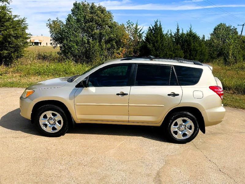 Toyota RAV4 Base I4 2WD 2009