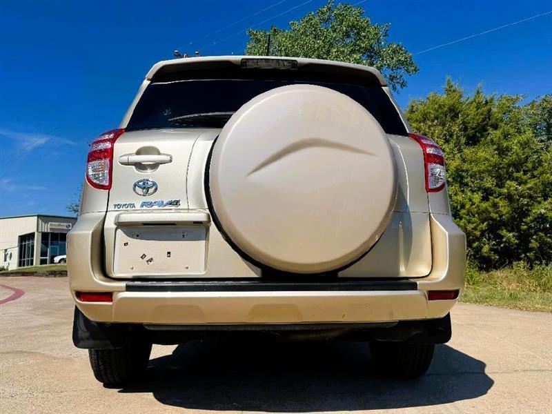 Toyota RAV4 Base I4 2WD 2009