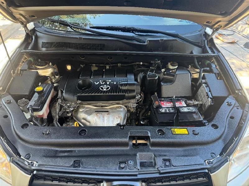 Toyota RAV4 Base I4 2WD 2009
