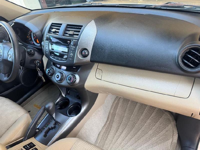Toyota RAV4 Base I4 2WD 2009