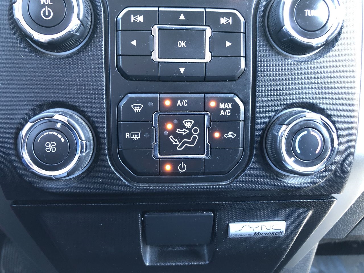 Ford F-150 4WD SuperCrew 145" XL 2014