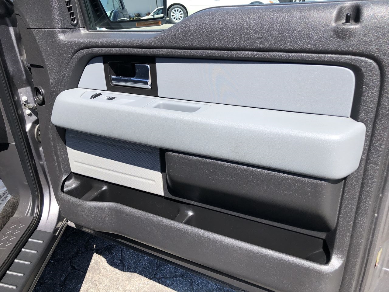 Ford F-150 4WD SuperCrew 145" XL 2014