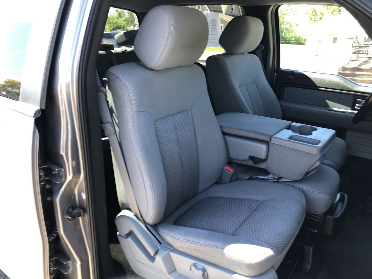Ford F-150 4WD SuperCrew 145" XL 2014