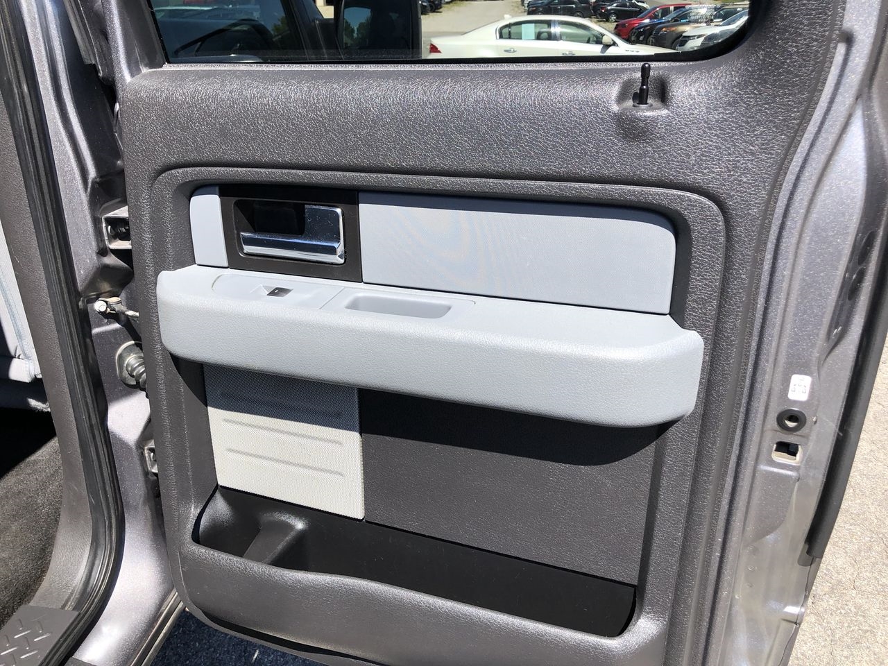 Ford F-150 4WD SuperCrew 145" XL 2014