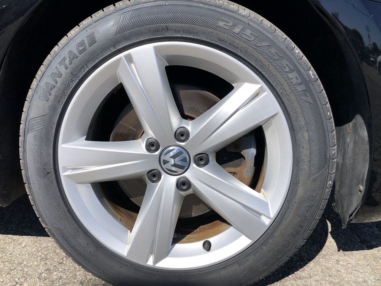 Volkswagen Passat 4dr Sdn 2.5L Auto SE w/Sunroof PZEV 2013