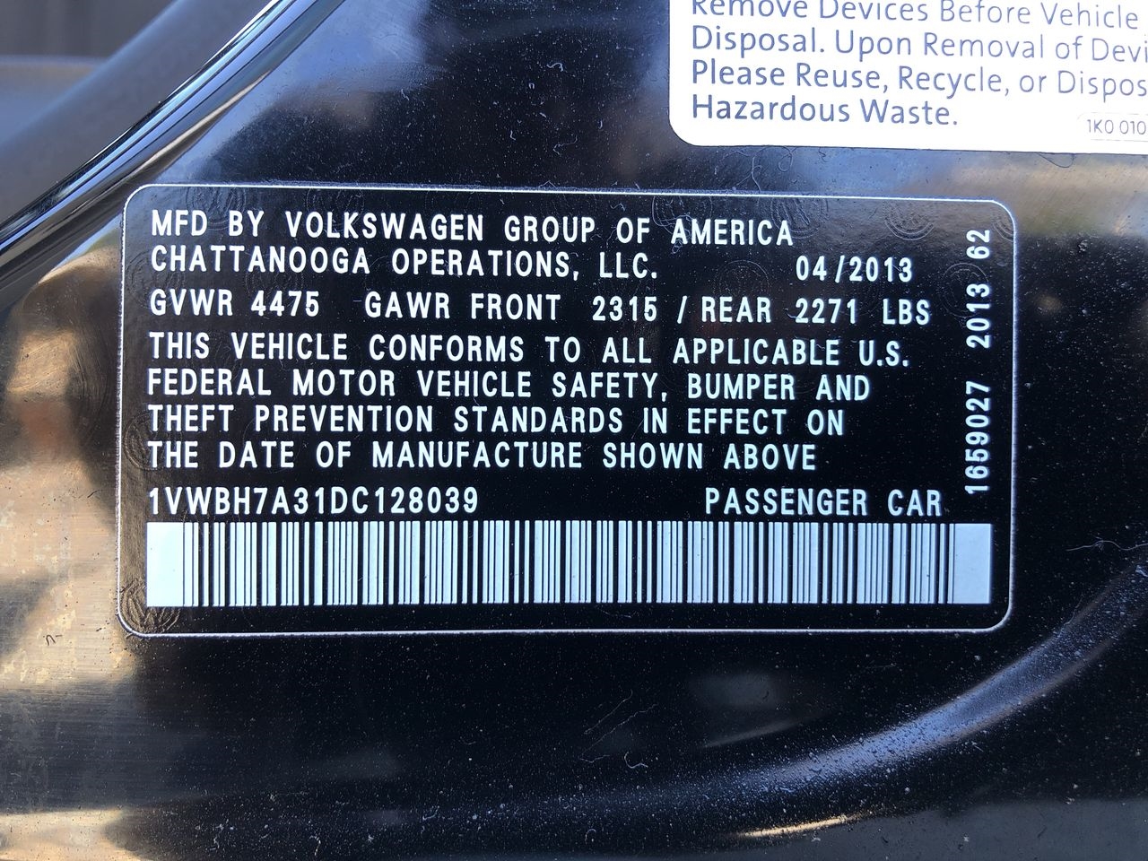 Volkswagen Passat 4dr Sdn 2.5L Auto SE w/Sunroof PZEV 2013