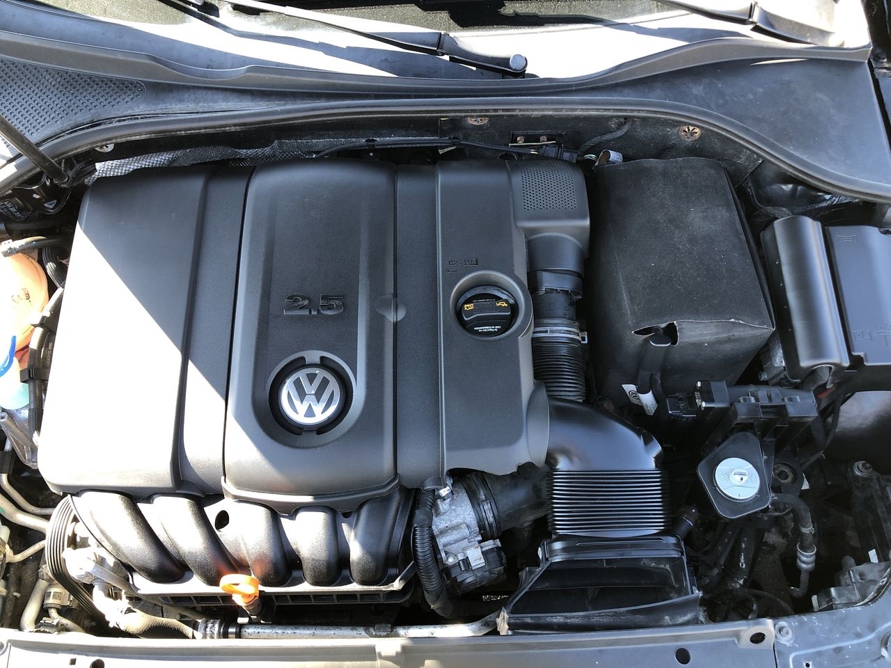 Volkswagen Passat 4dr Sdn 2.5L Auto SE w/Sunroof PZEV 2013