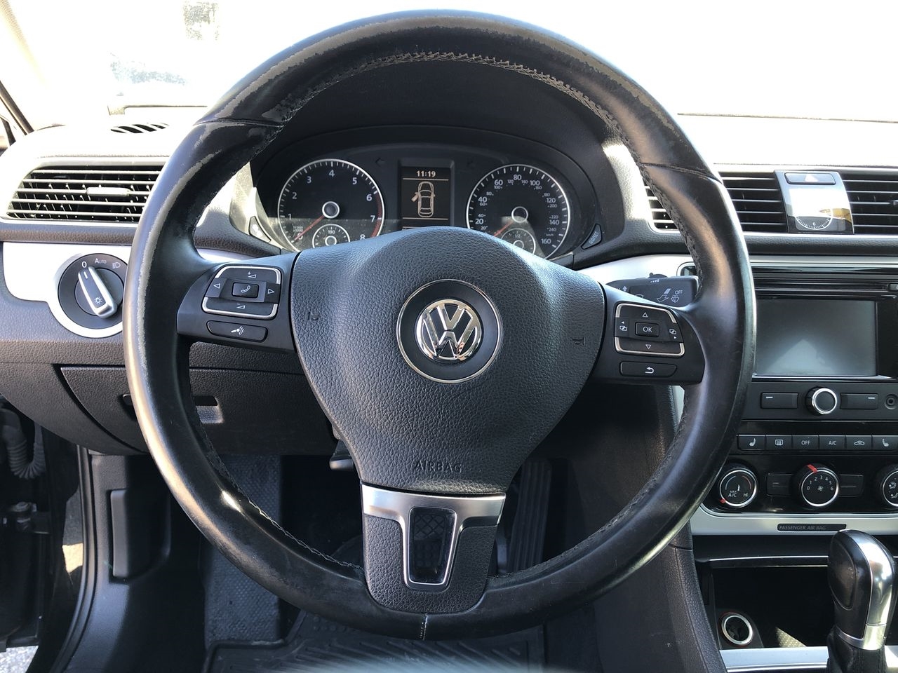 Volkswagen Passat 4dr Sdn 2.5L Auto SE w/Sunroof PZEV 2013