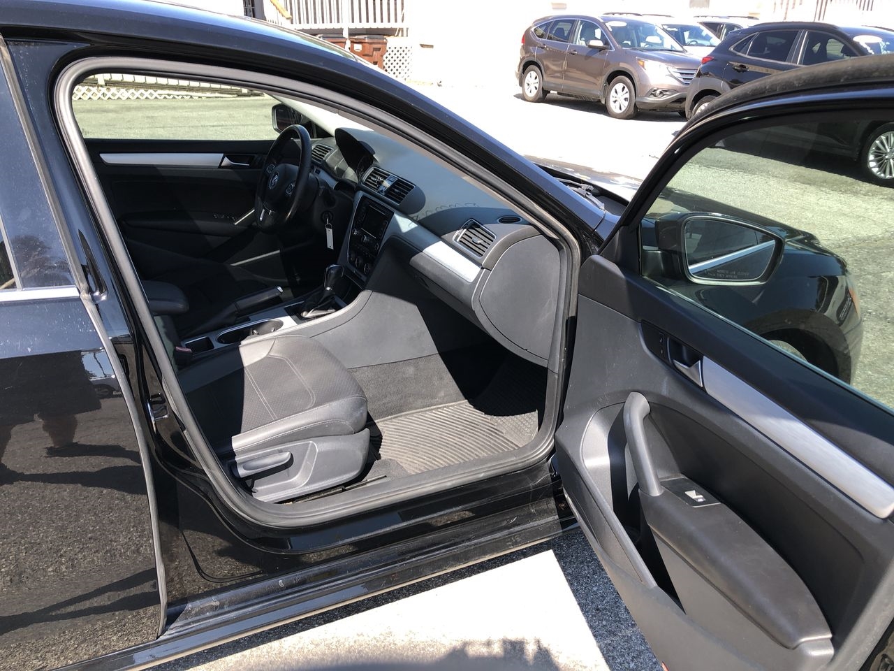 Volkswagen Passat 4dr Sdn 2.5L Auto SE w/Sunroof PZEV 2013