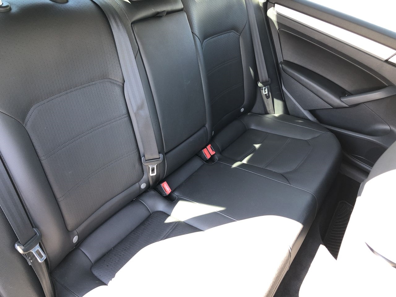 Volkswagen Passat 4dr Sdn 2.5L Auto SE w/Sunroof PZEV 2013