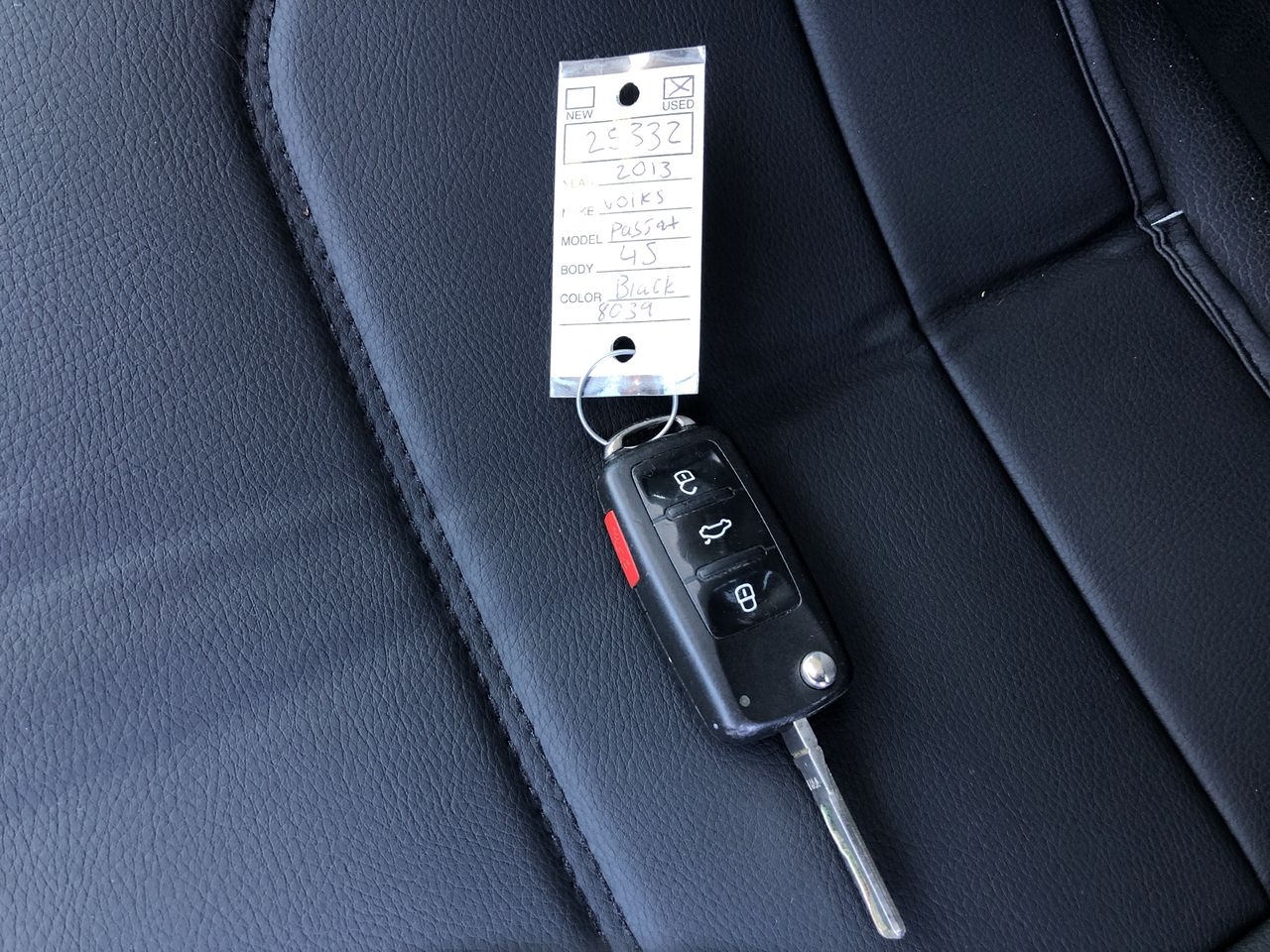 Volkswagen Passat 4dr Sdn 2.5L Auto SE w/Sunroof PZEV 2013