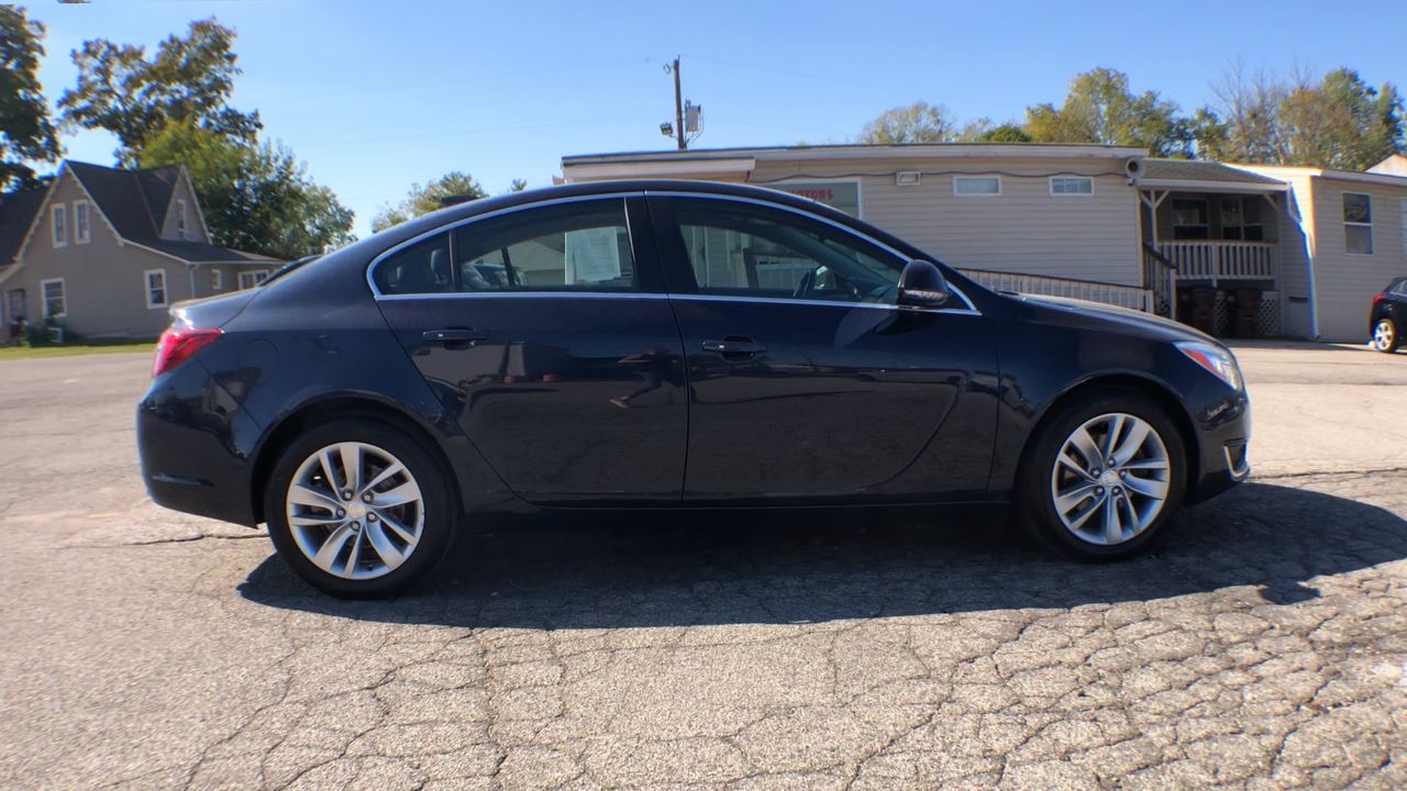 Buick Regal 4dr Sdn Premium II FWD 2016