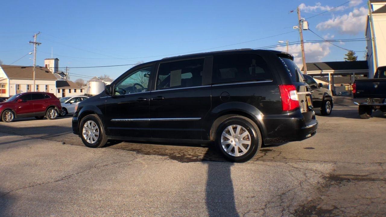 Chrysler Town & Country 4dr Wgn Touring 2013