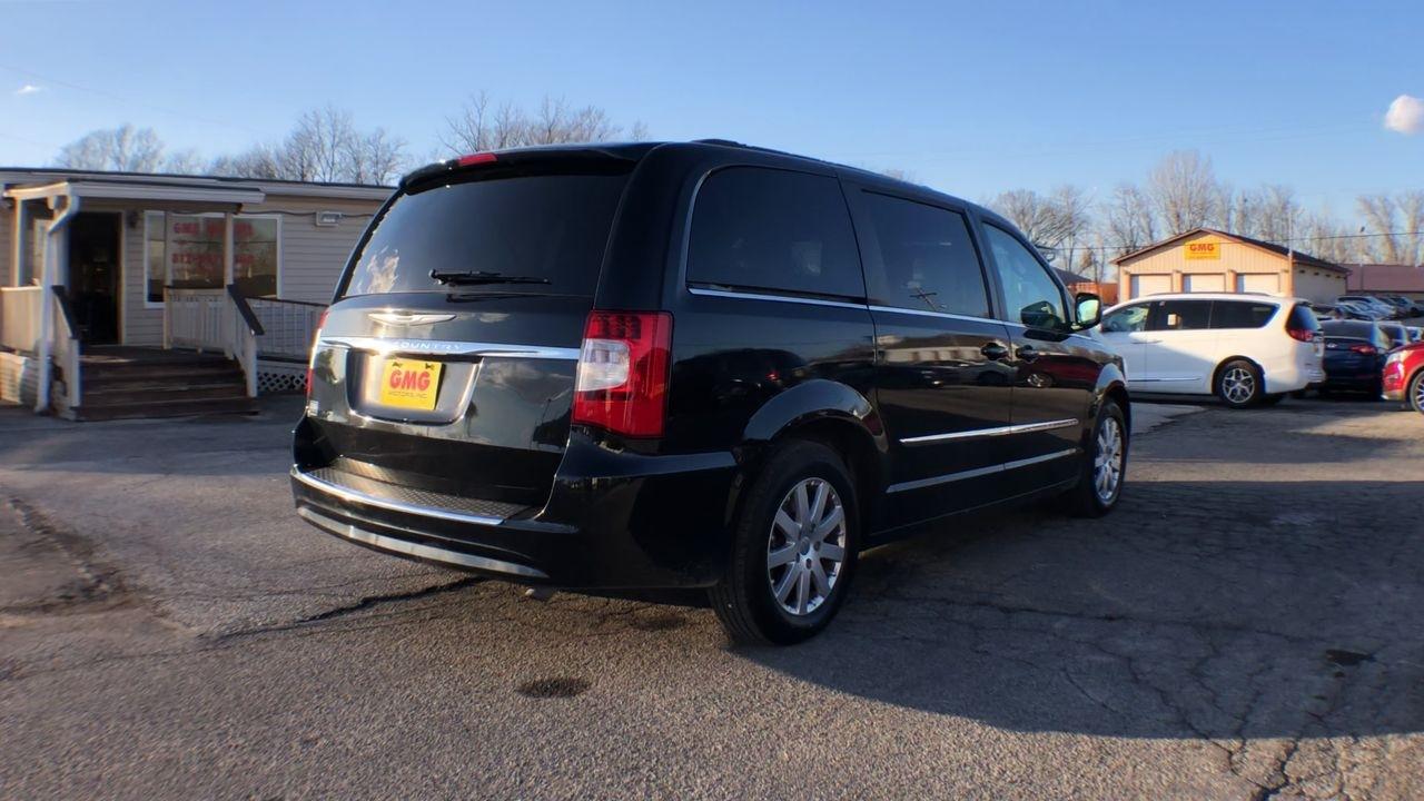 Chrysler Town & Country 4dr Wgn Touring 2013