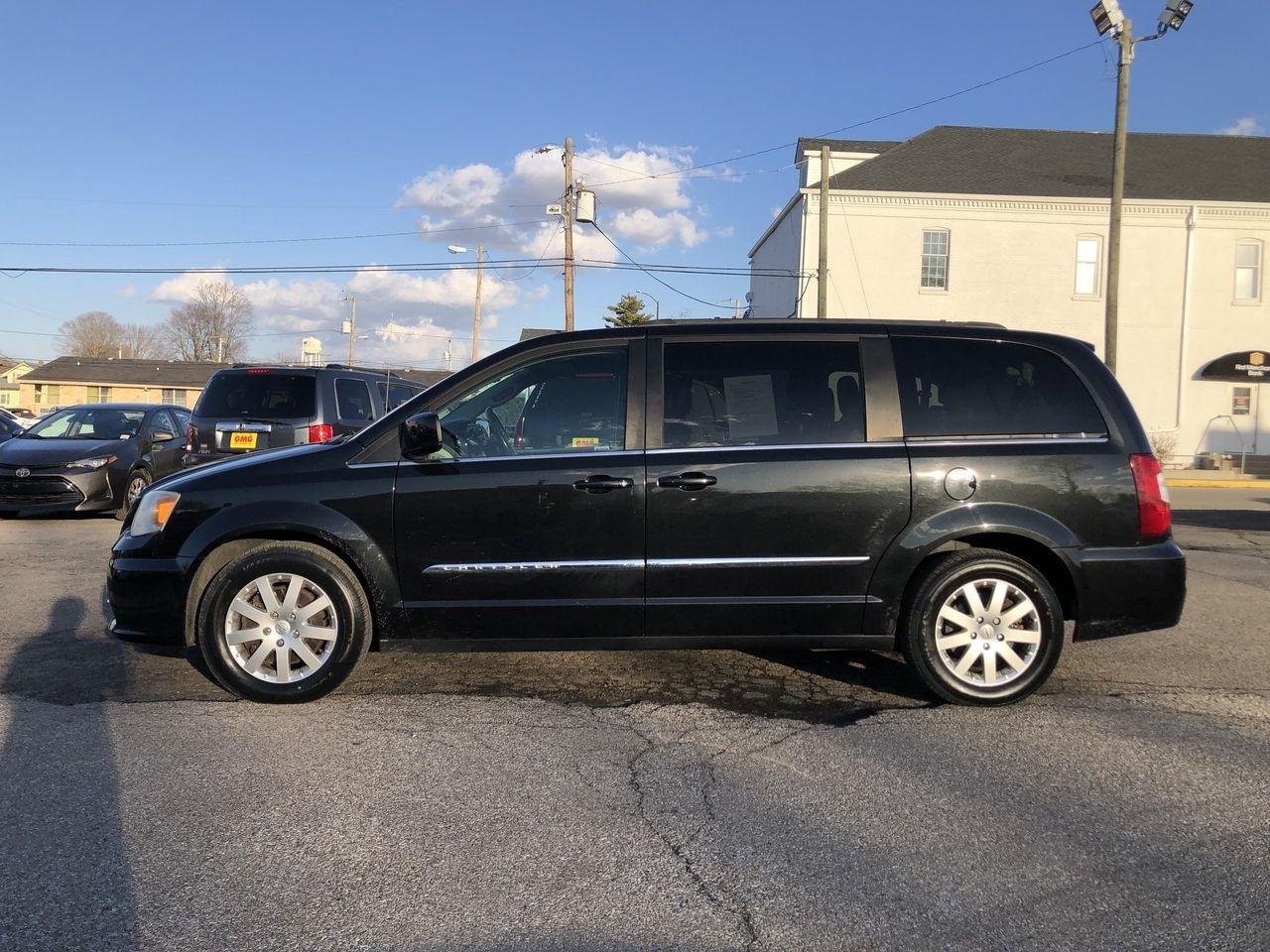 Chrysler Town & Country 4dr Wgn Touring 2013