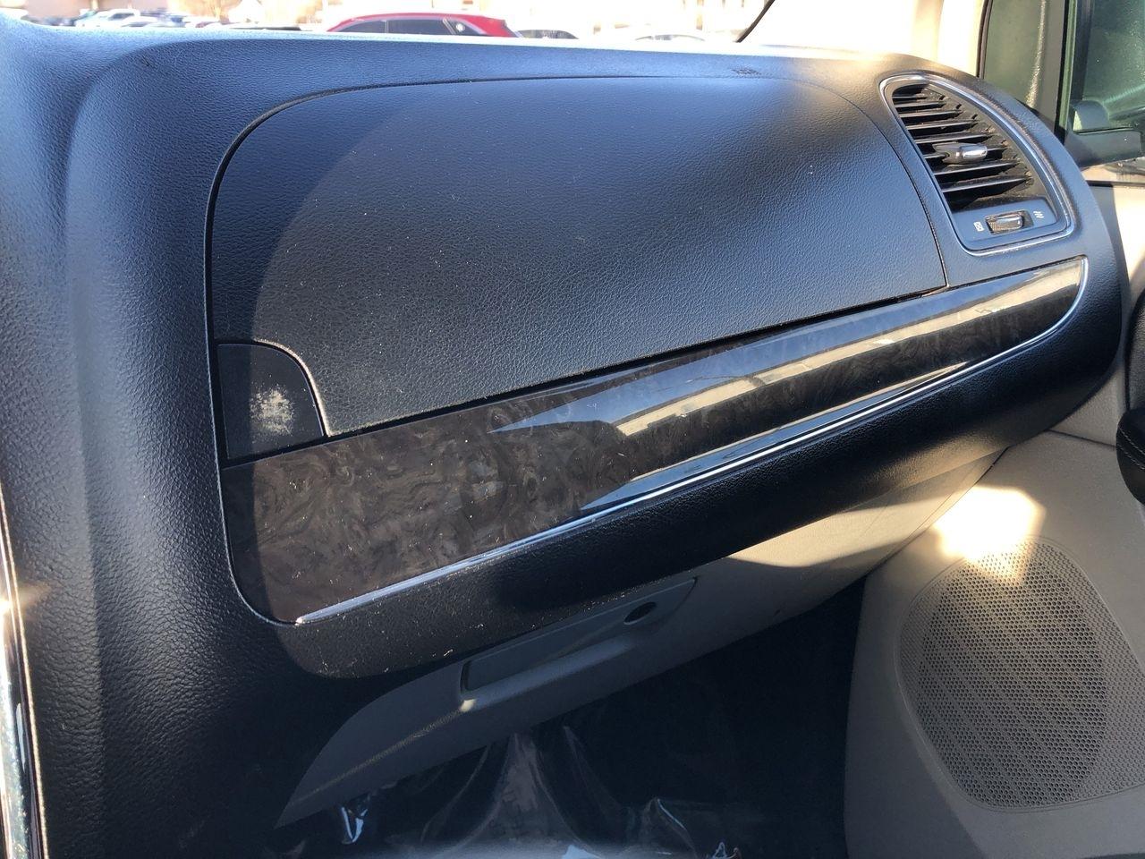 Chrysler Town & Country 4dr Wgn Touring 2013