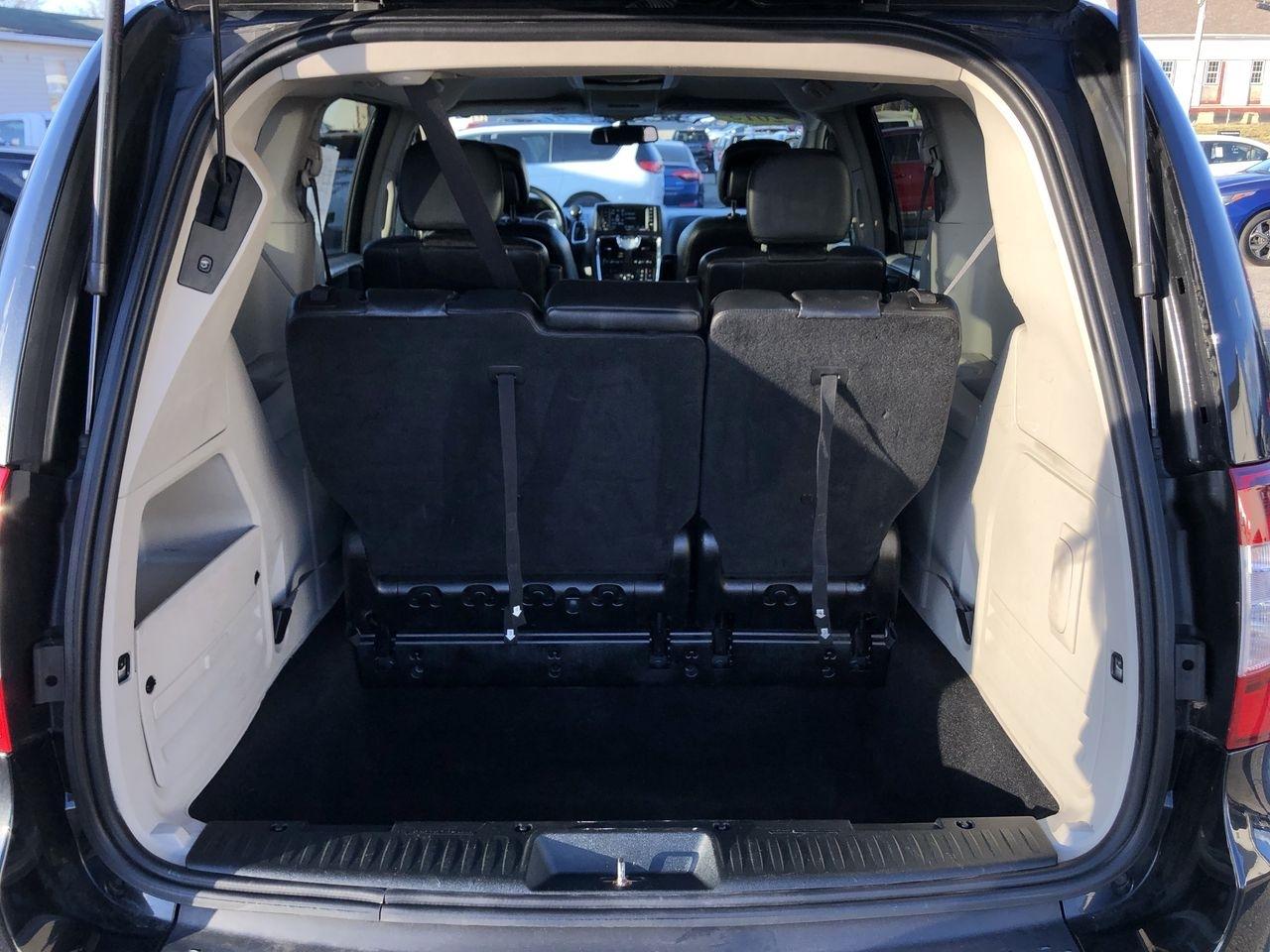 Chrysler Town & Country 4dr Wgn Touring 2013