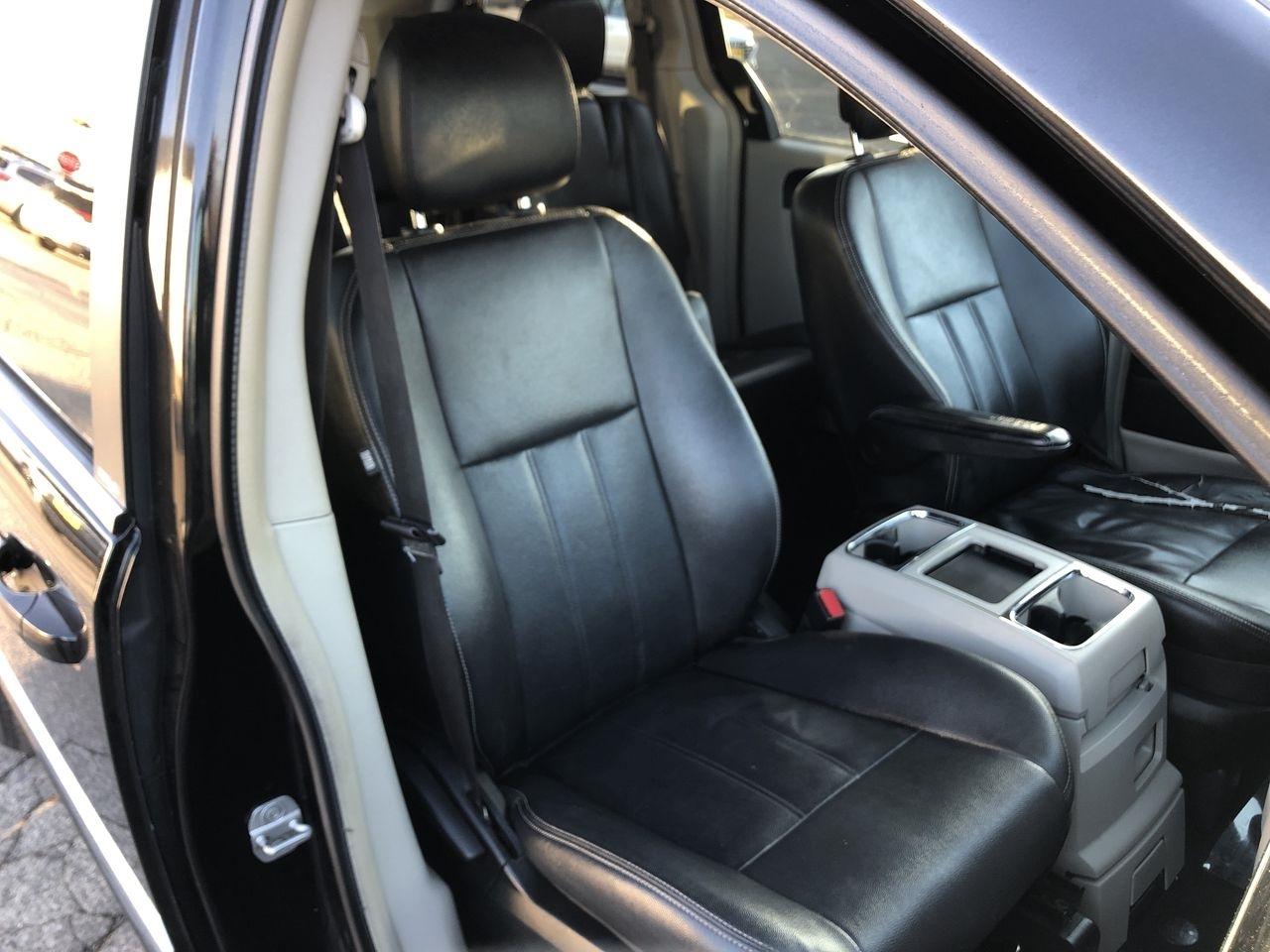 Chrysler Town & Country 4dr Wgn Touring 2013