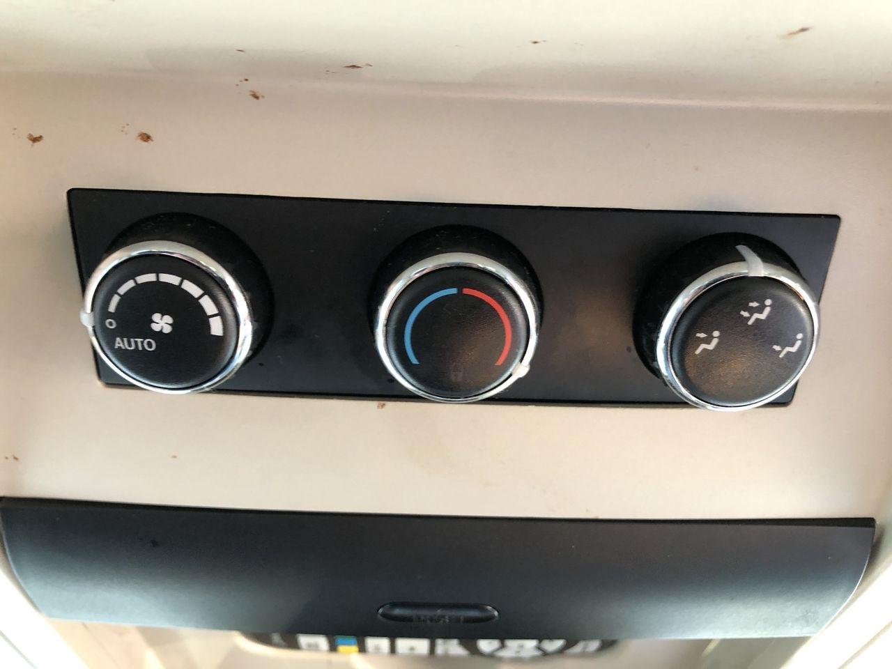 Chrysler Town & Country 4dr Wgn Touring 2013