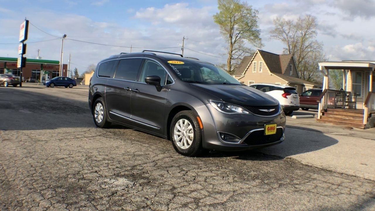 Chrysler Pacifica Touring L FWD 2018