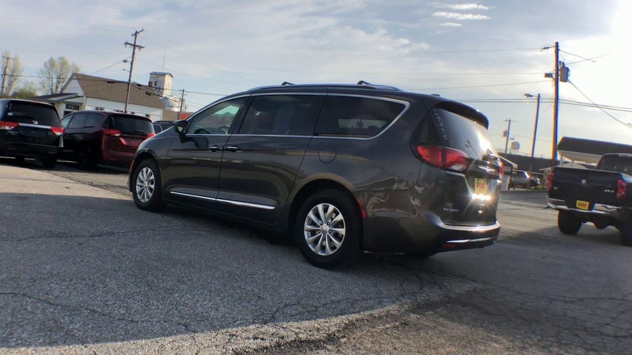 Chrysler Pacifica Touring L FWD 2018