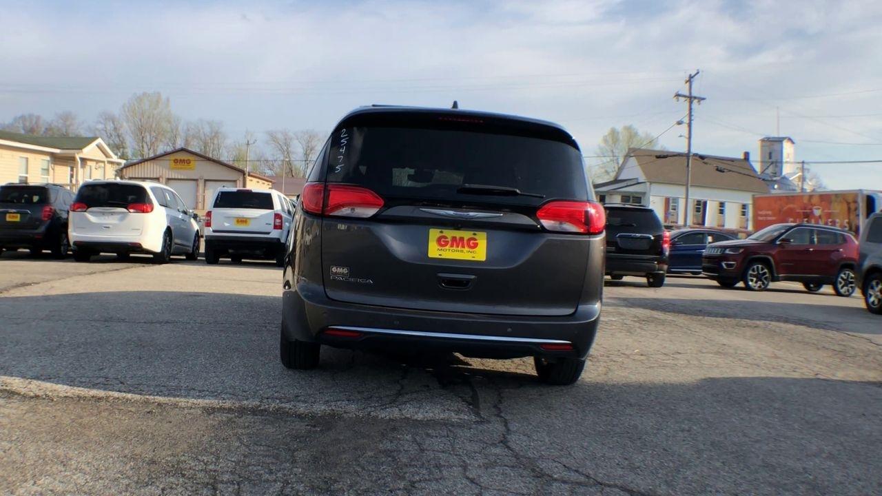 Chrysler Pacifica Touring L FWD 2018