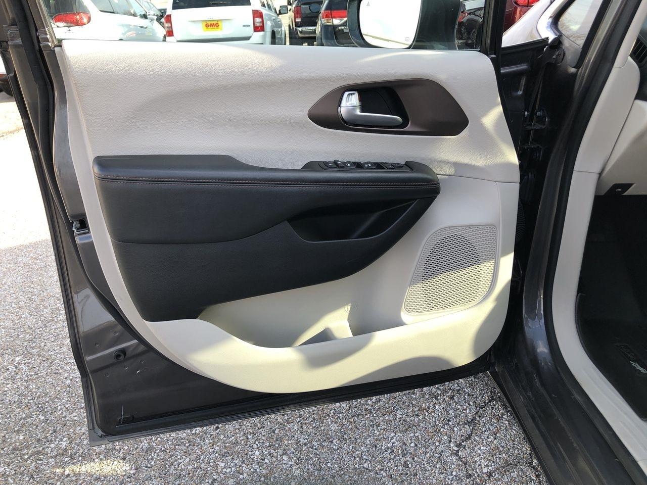 Chrysler Pacifica Touring L FWD 2018