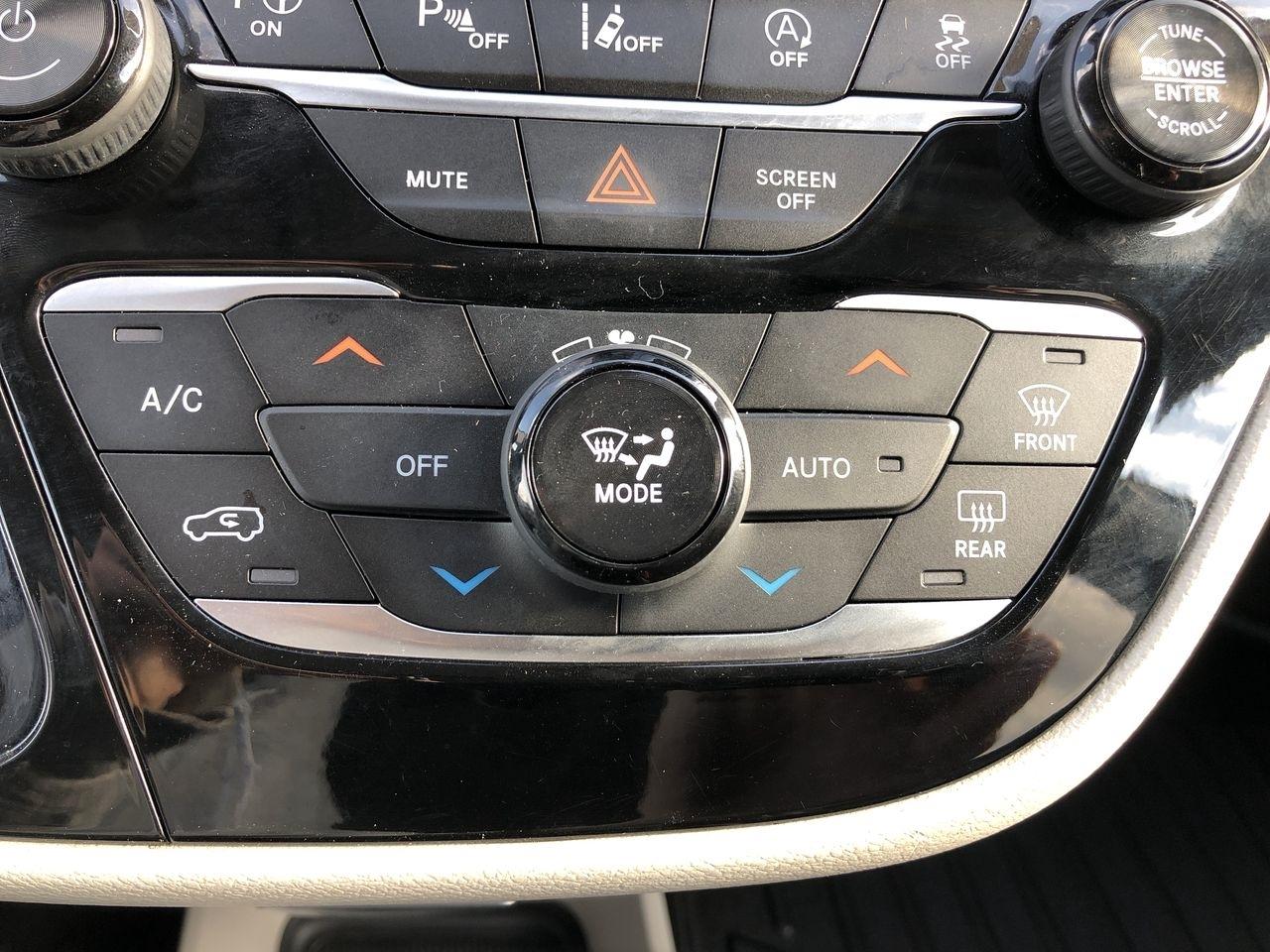 Chrysler Pacifica Touring L FWD 2018