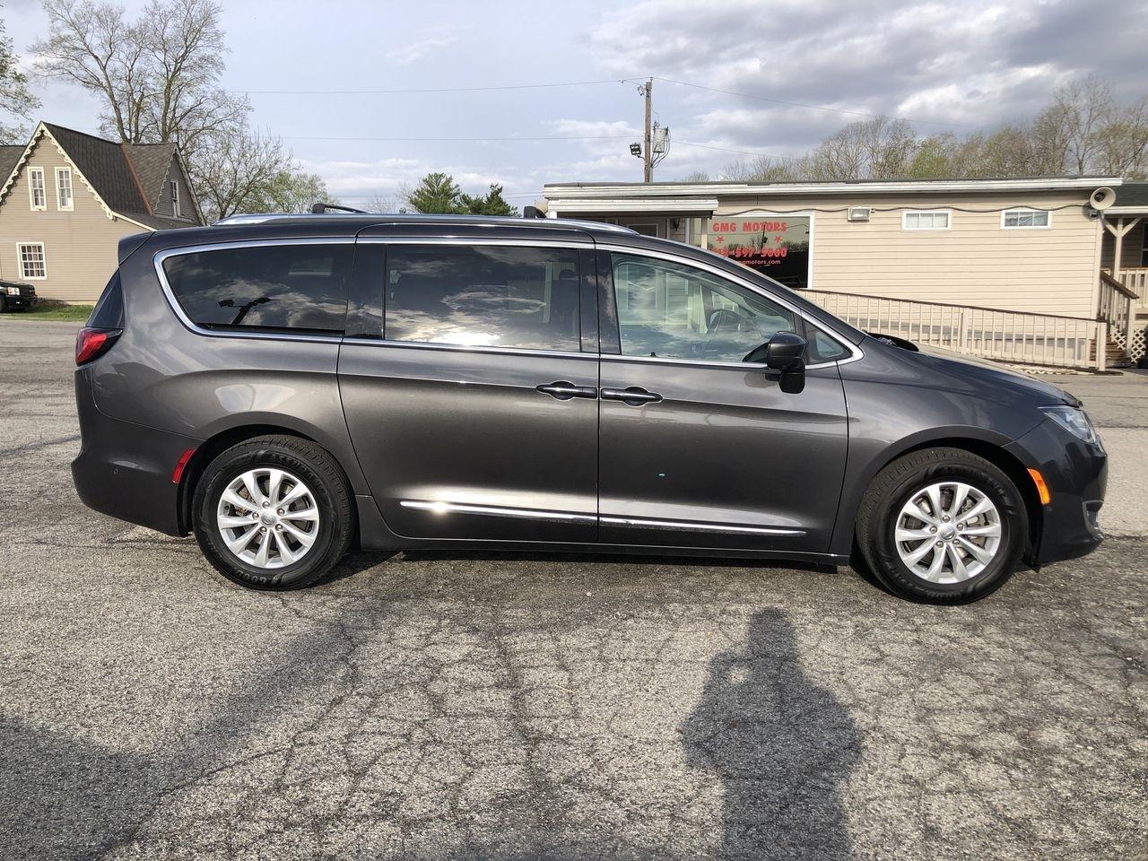 Chrysler Pacifica Touring L FWD 2018