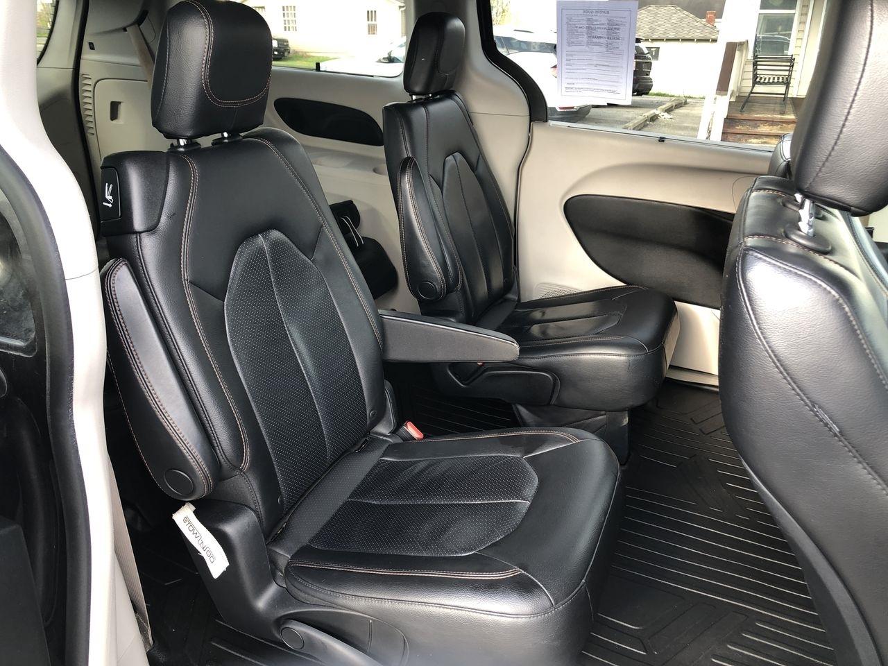 Chrysler Pacifica Touring L FWD 2018