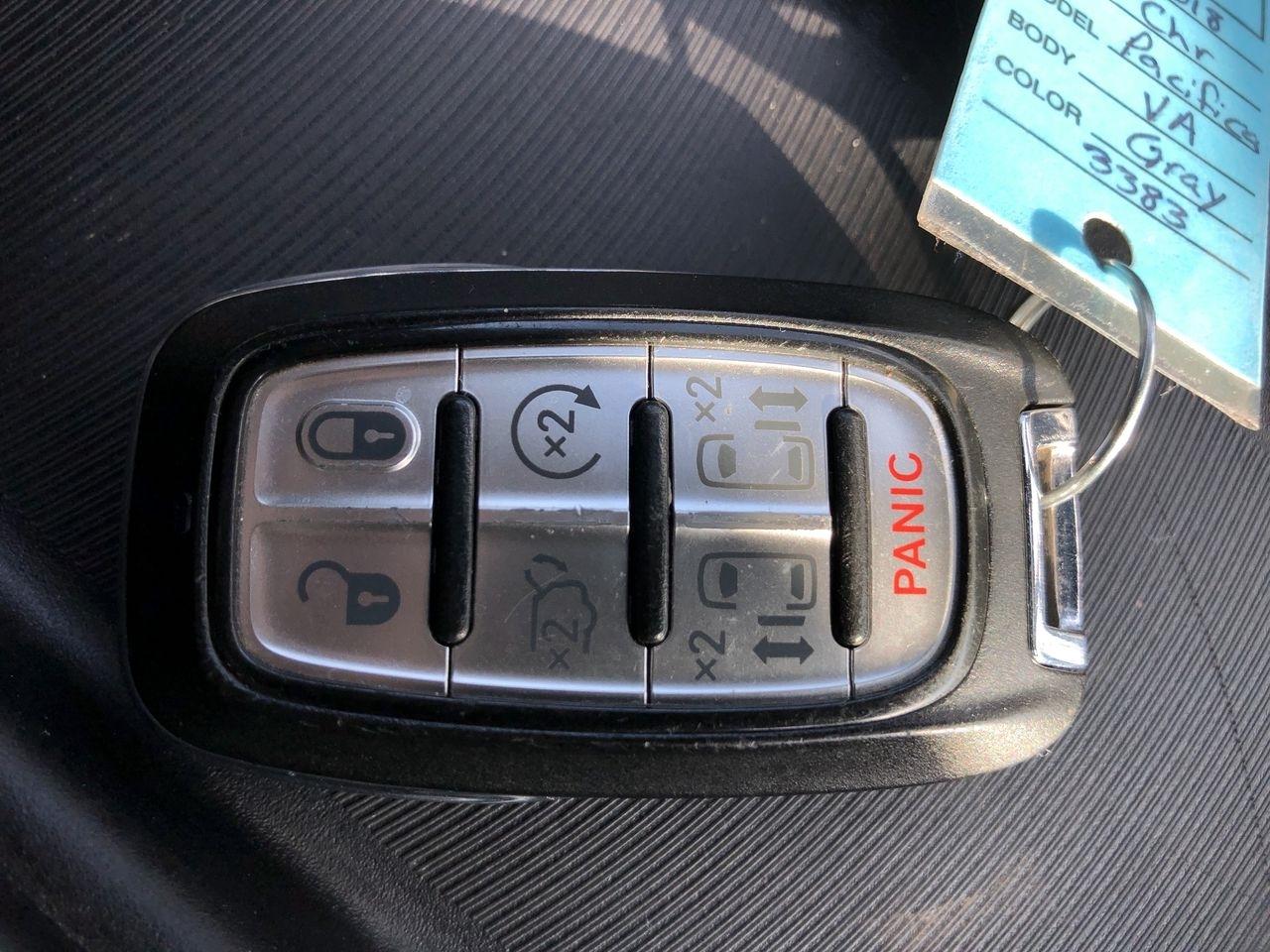 Chrysler Pacifica Touring L FWD 2018