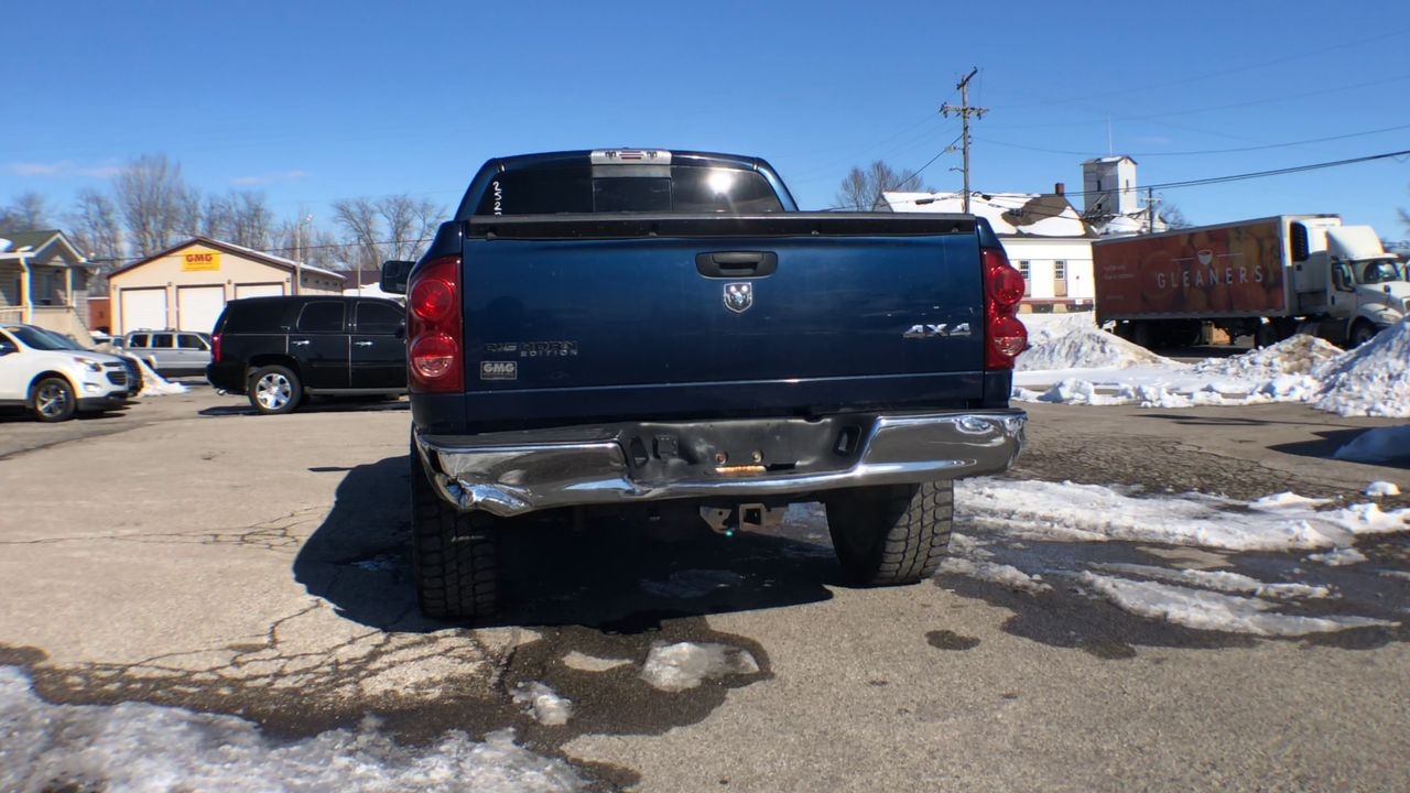Dodge Ram 1500 4WD Quad Cab 140.5" SLT 2007