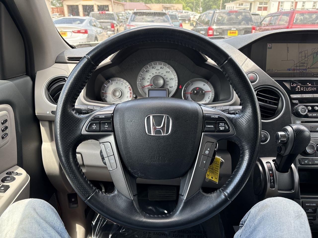 Honda Pilot 4WD 4dr Touring w/RES & Navi 2015