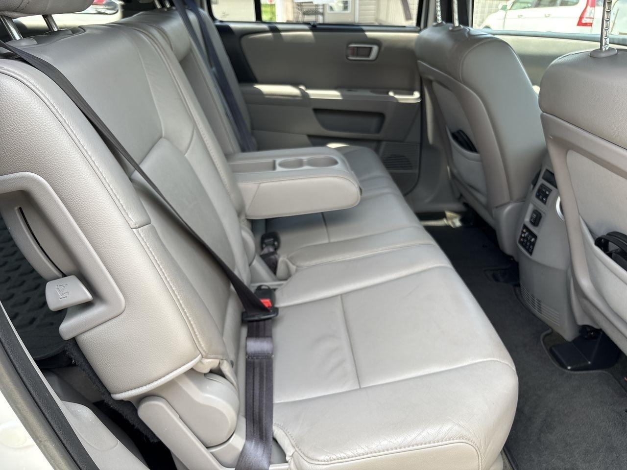 Honda Pilot 4WD 4dr Touring w/RES & Navi 2015