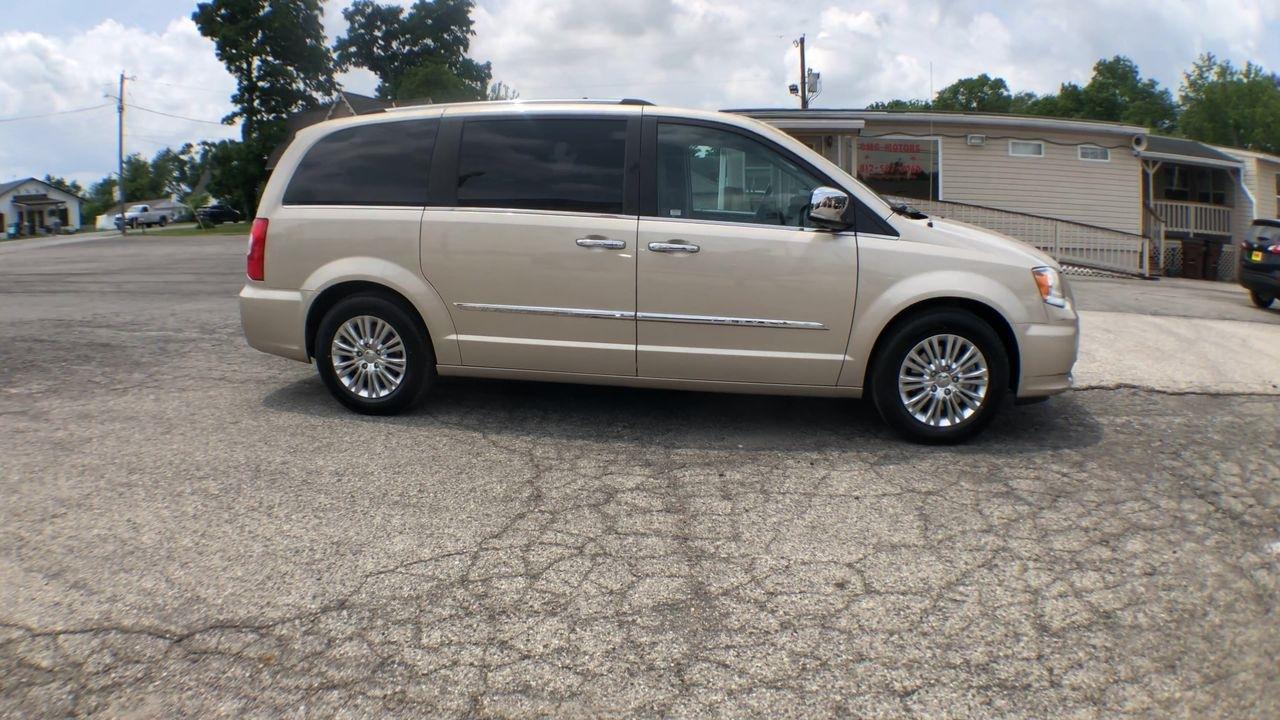 Chrysler Town & Country 4dr Wgn Limited 2015