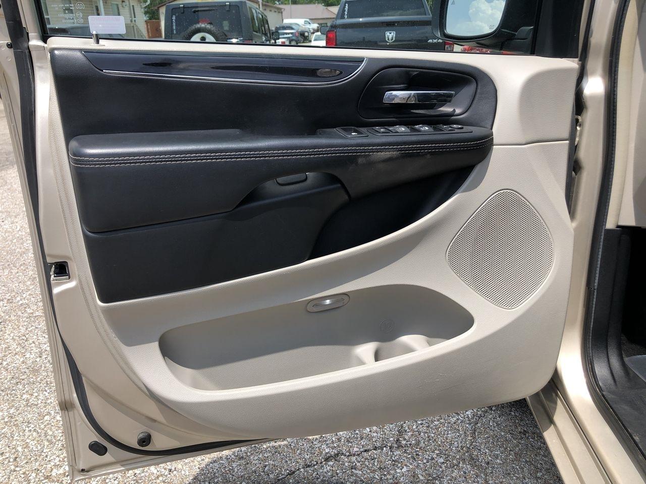 Chrysler Town & Country 4dr Wgn Limited 2015