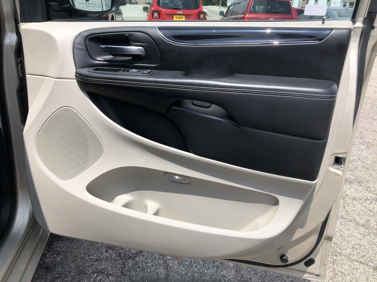 Chrysler Town & Country 4dr Wgn Limited 2015