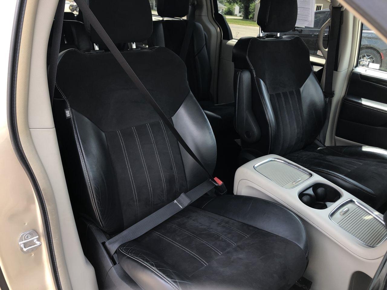 Chrysler Town & Country 4dr Wgn Limited 2015