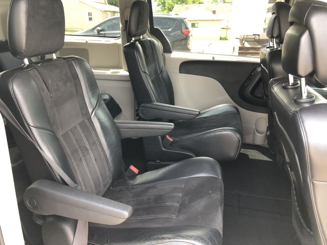 Chrysler Town & Country 4dr Wgn Limited 2015
