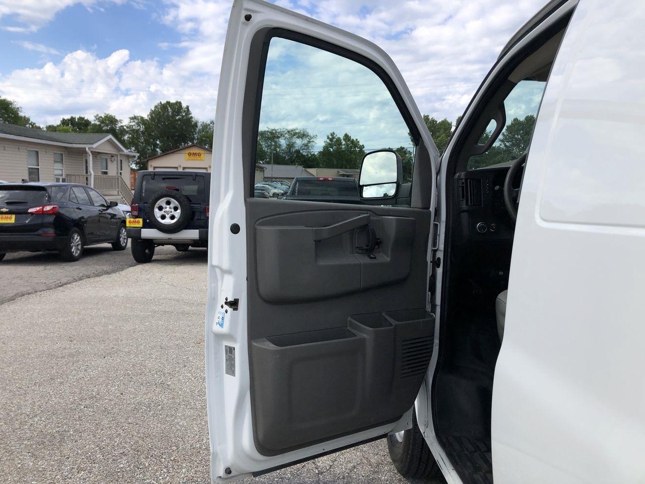 Chevrolet Express Cargo Van RWD 2500 135" 2019