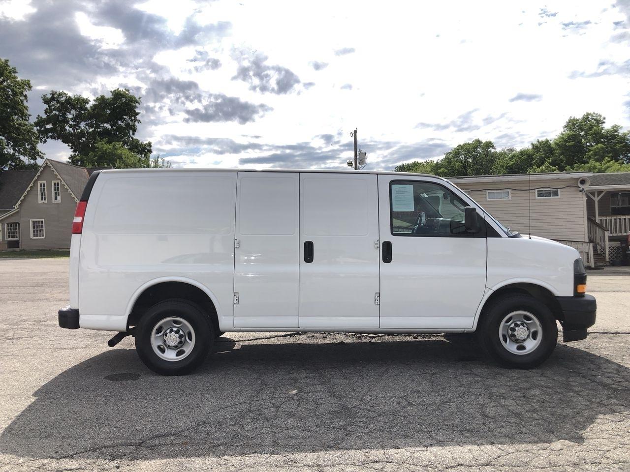 Chevrolet Express Cargo Van RWD 2500 135" 2019